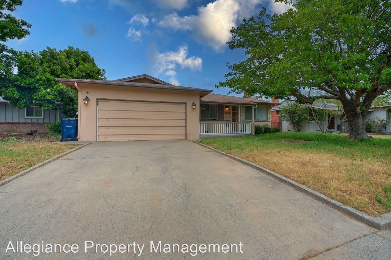 1757 Wakefield Way - Photo 2 of 21