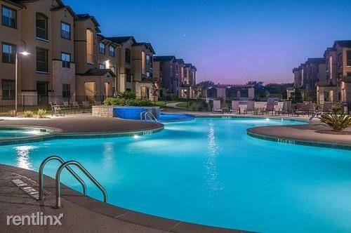 1501 S Heatherwilde Blvd - Photo 3 of 17