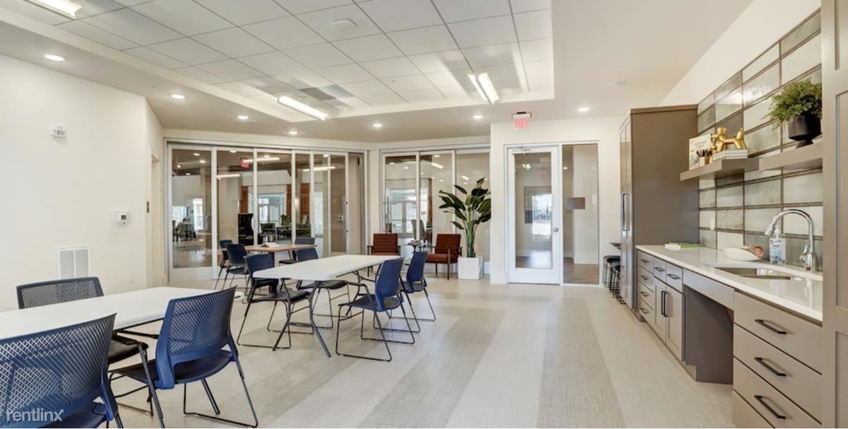 12635 Shadow Creek Pkwy - Photo 3 of 29