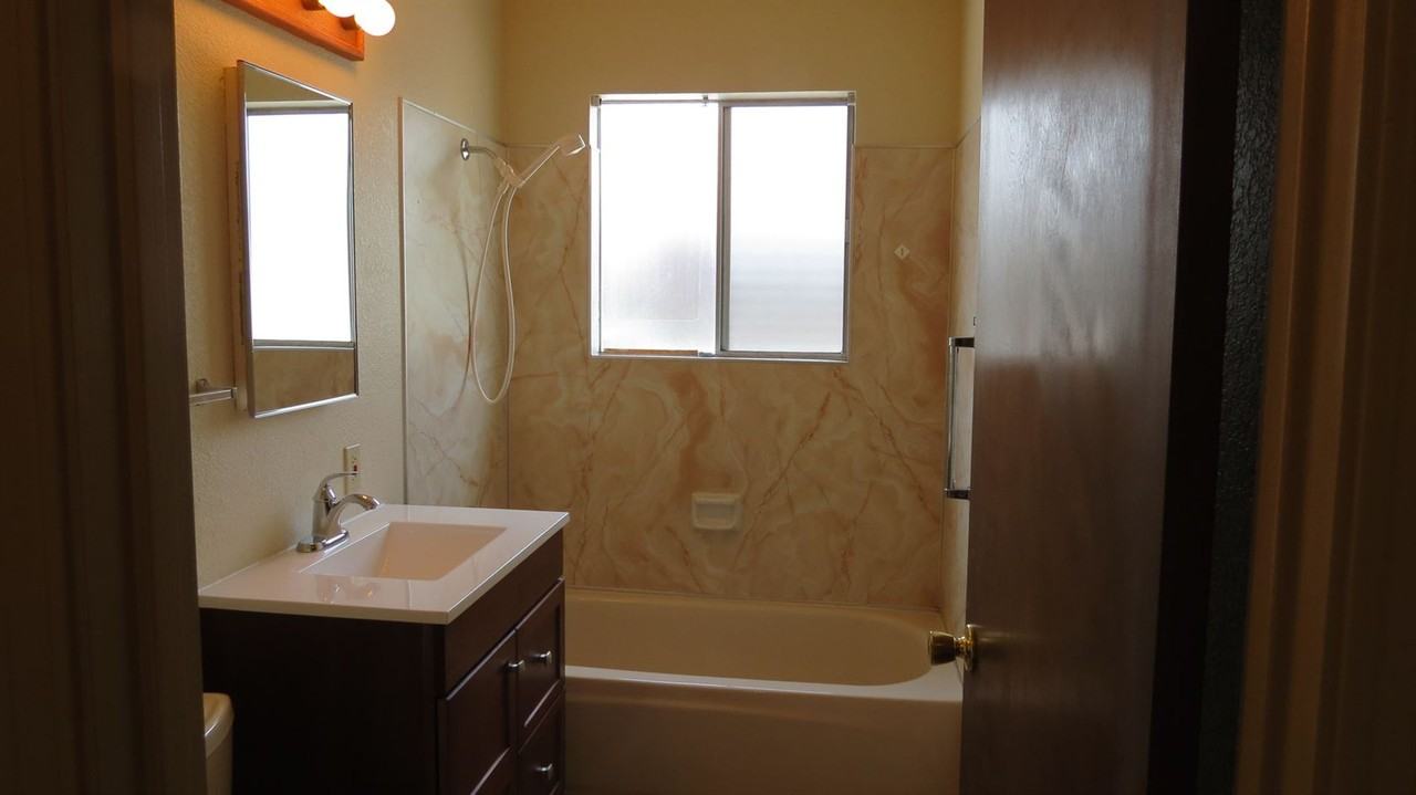 222 Channel Hill Rd - Photo 3 of 11