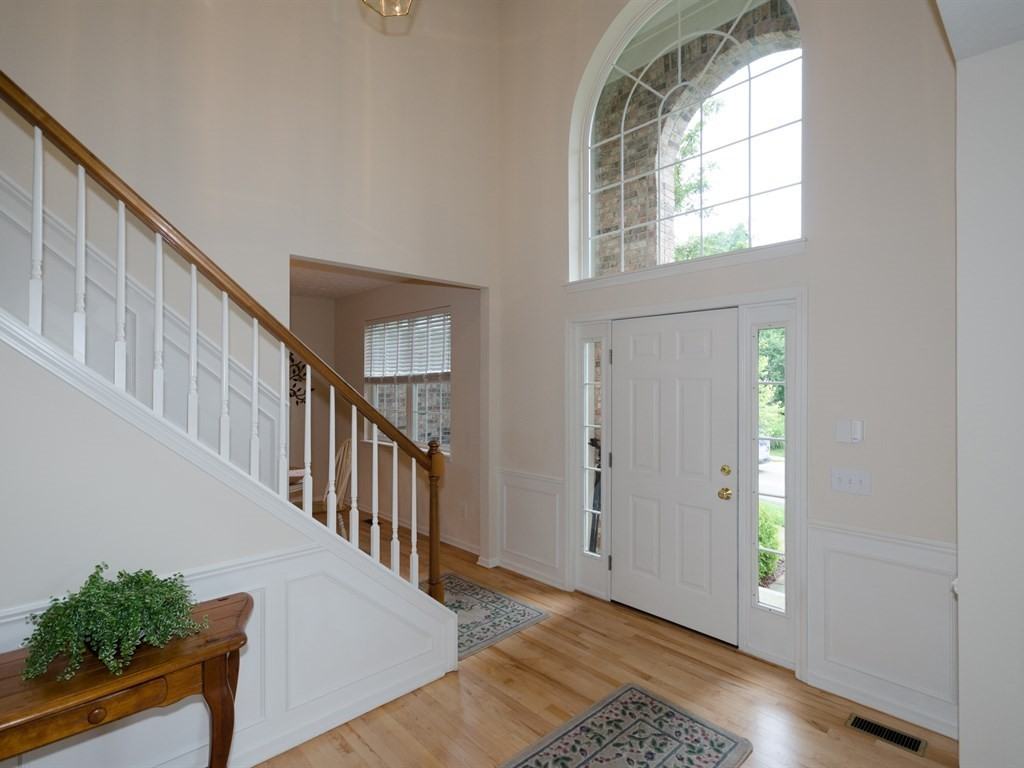 9839 Belcrest Ln - Photo 3 of 25