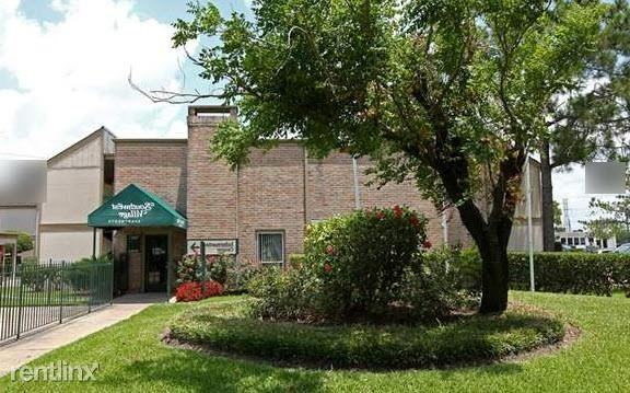 11726 W Bellfort Ave - Photo 2 of 13