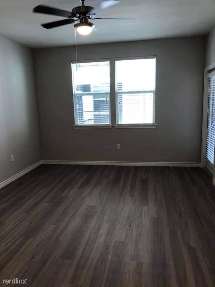 7655 Bellfort Ave - Photo 3 of 11