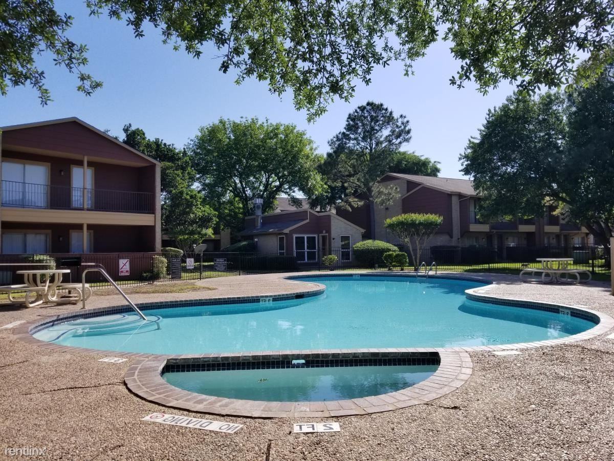 6425 Bankside Dr - Photo 3 of 15