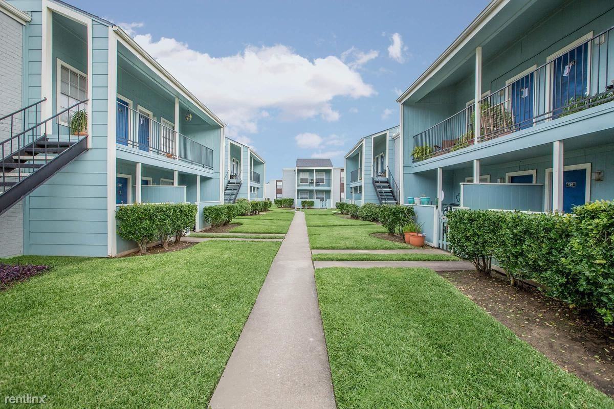 3001 E League City Pkwy Apartments in Bay Ridge, League City, TX 77573