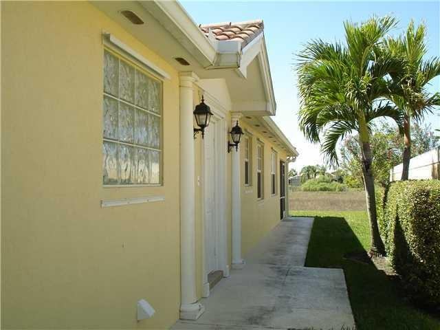 10792 SW Dardanelle Dr - Photo 2 of 15