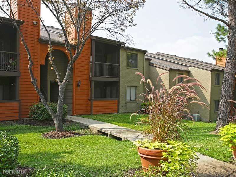 606 W Palace Pkwy - Photo 2 of 16