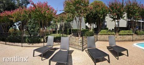 6200 Pershing Ave - Photo 3 of 15