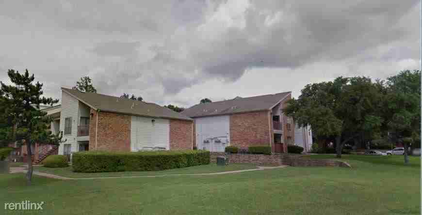 19200 Lyndon B Johnson Fwy - Photo 3 of 6