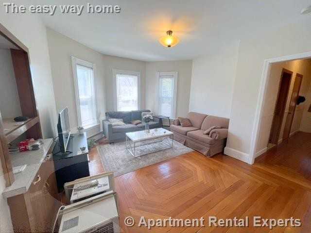 17 Cutter Ave #1 - Photo 4 of 18