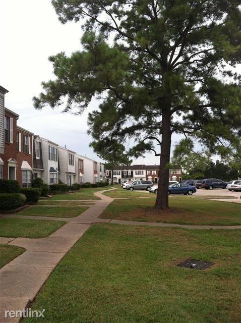 12910 Ashford Point Dr - Photo 2 of 13