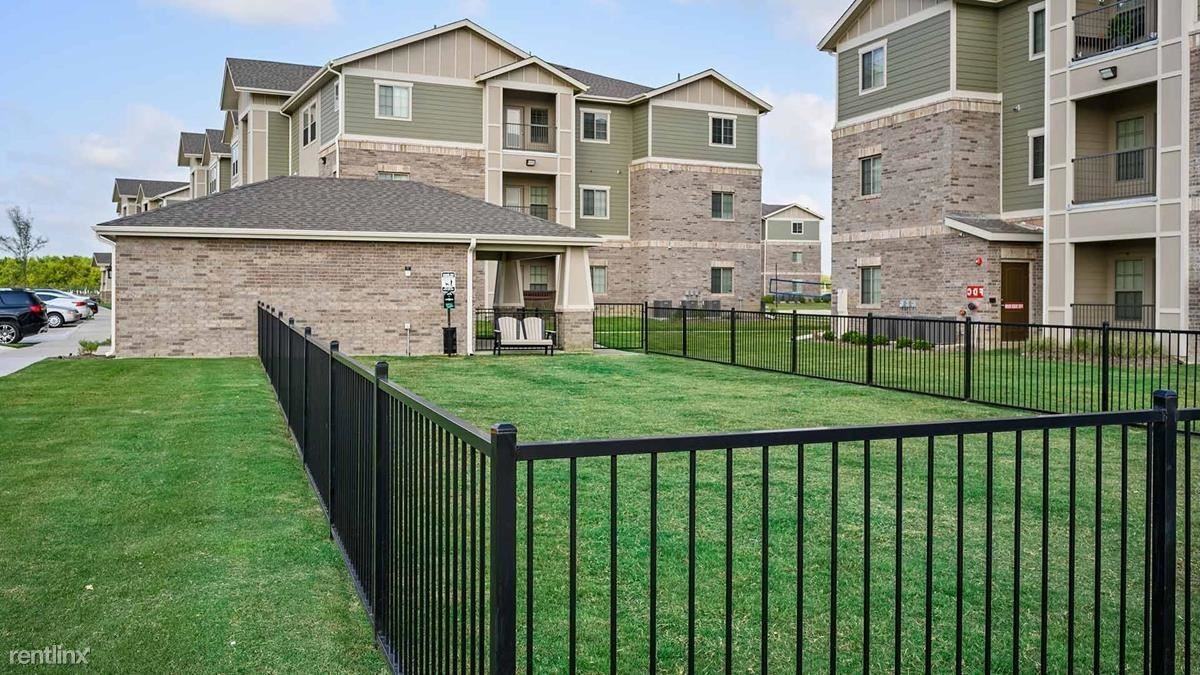 1650 Candler RD - Photo 3 of 15