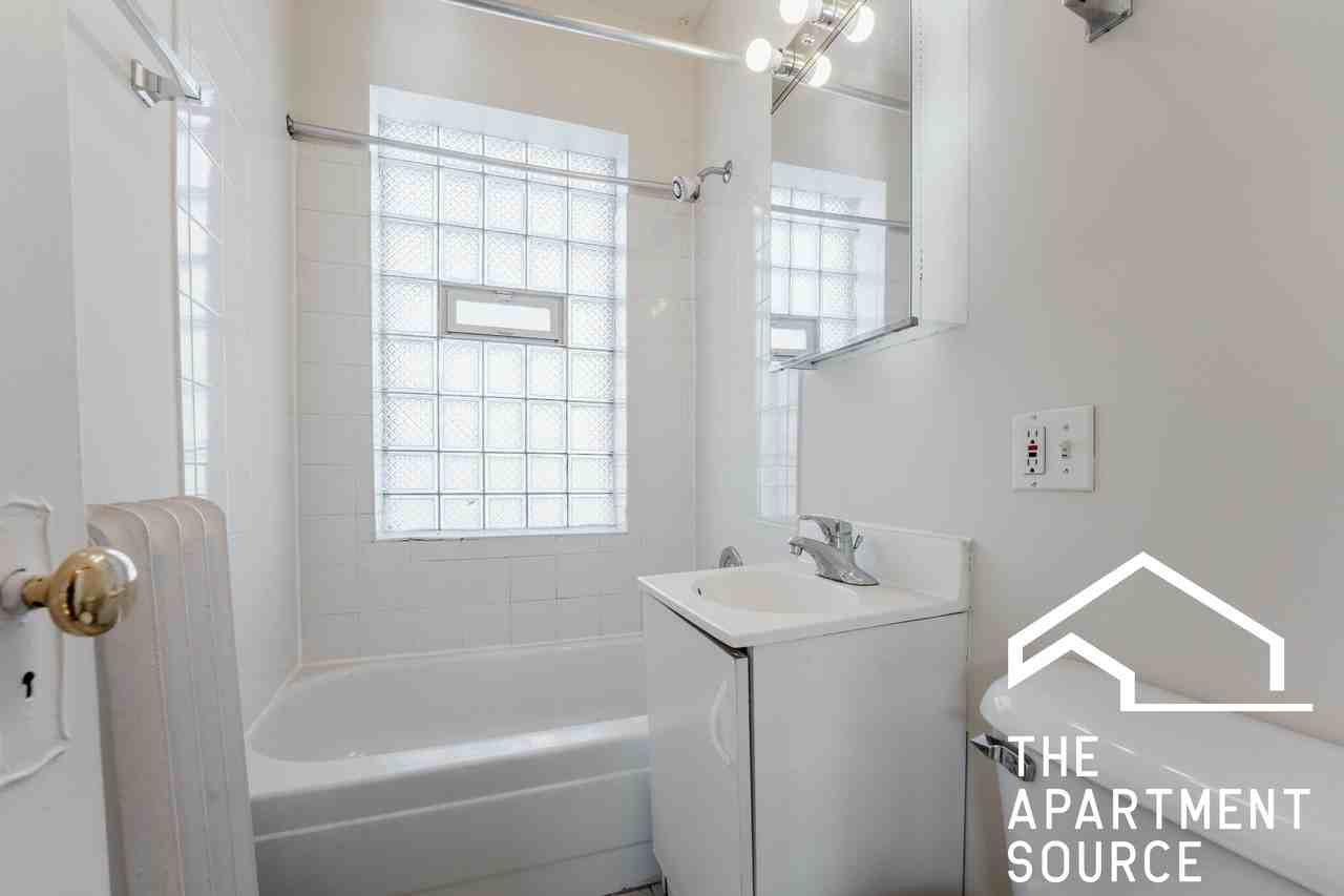 N Bissell St #3E - Photo 7 of 11