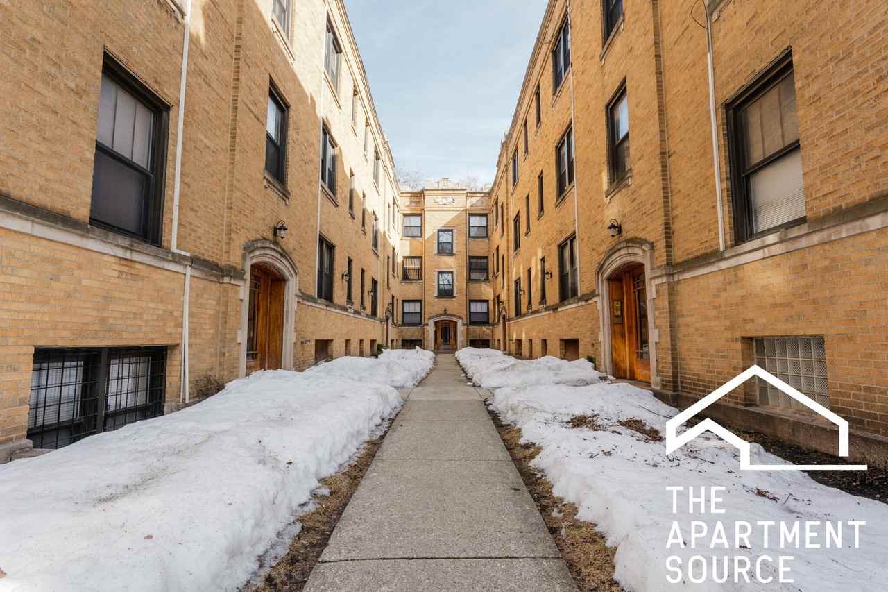 N Bissell St #2E - Photo 6 of 8