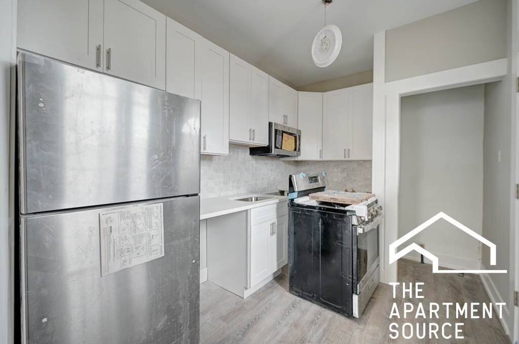 6521 N Newgard Ave #3E