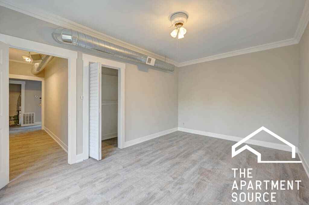 6521 N Newgard Ave #3E - Photo 4 of 9