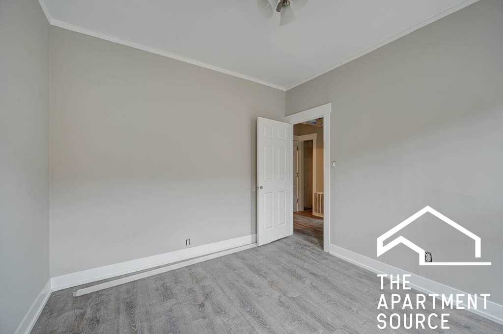 6521 N Newgard Ave #3E - Photo 7 of 9