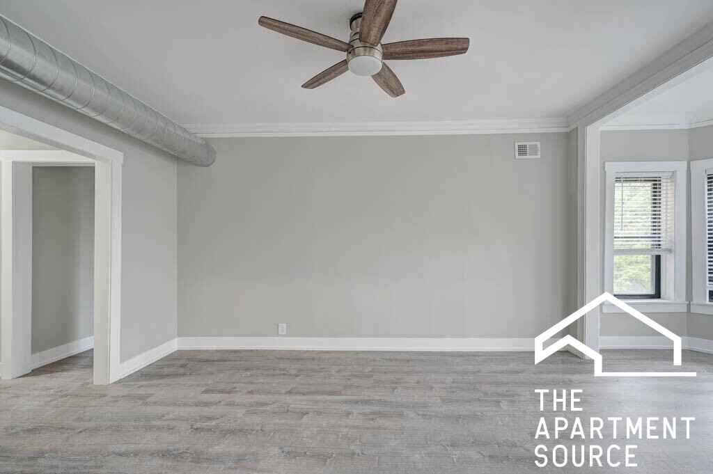 6523 N Newgard Ave #2G - Photo 3 of 11