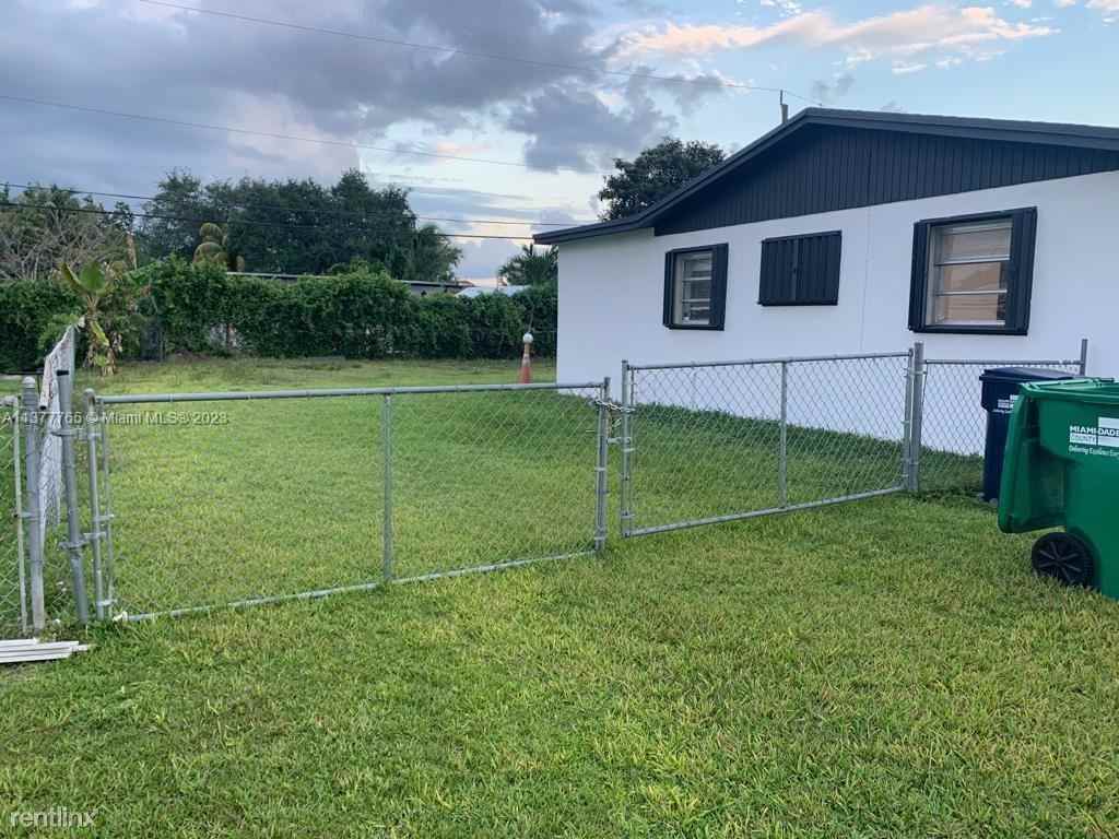 13801 Van Buren St - Photo 2 of 7