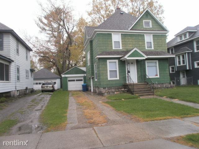 511 Clinton Ave - Photo 2 of 22