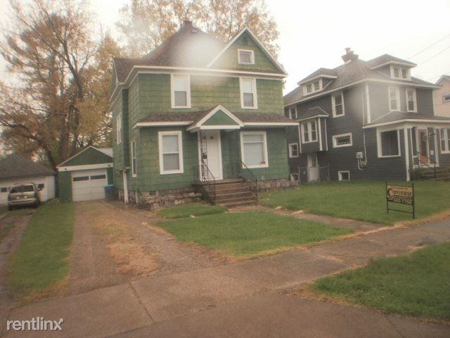 511 Clinton Ave - Photo 3 of 22