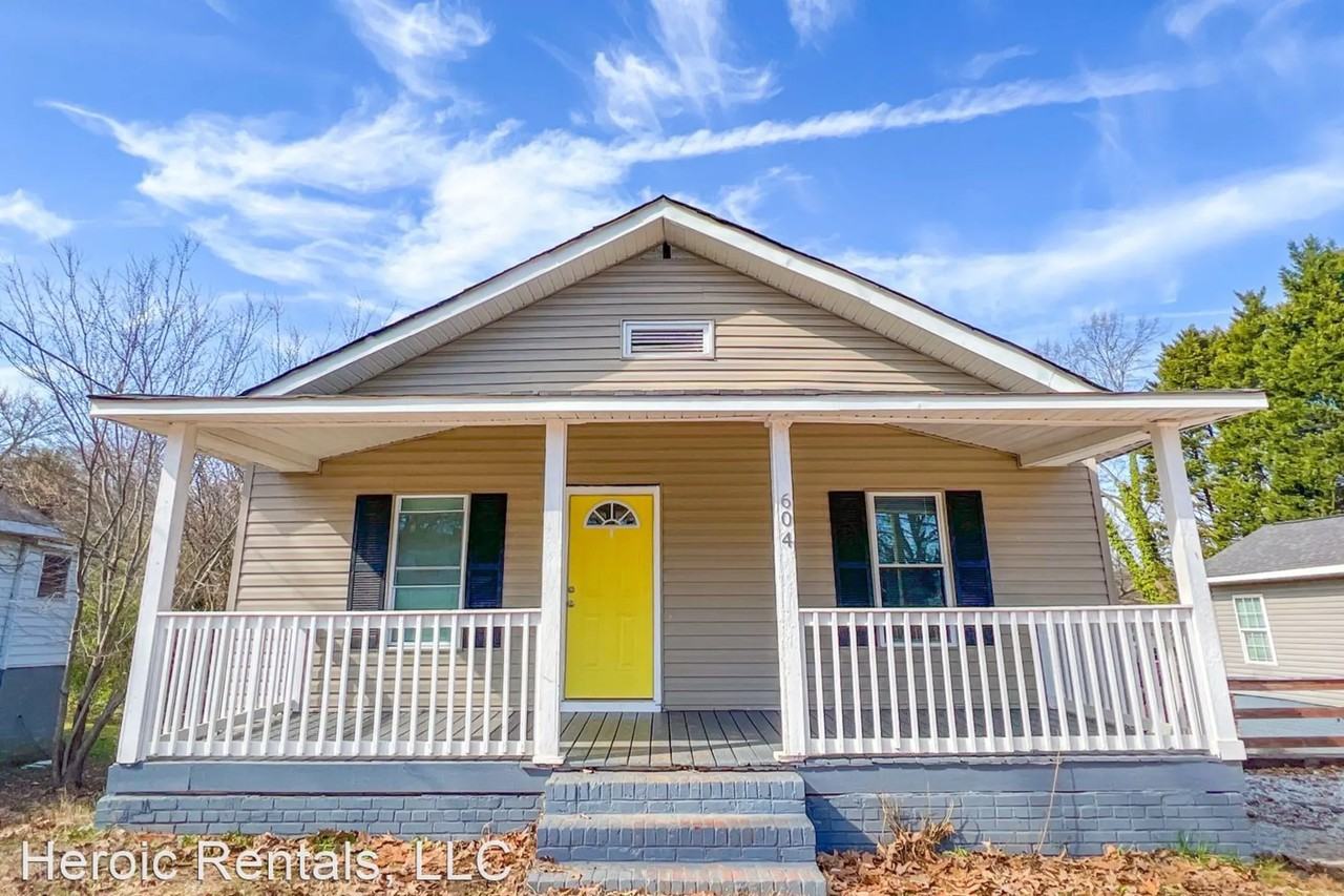604 Easley Bridge Rd, Greenville, SC 29611 3 Bedroom House for 1,475