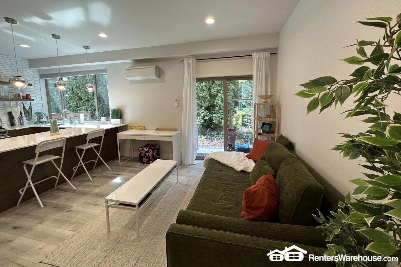 5205 51st Ave S - Photo 3 of 24