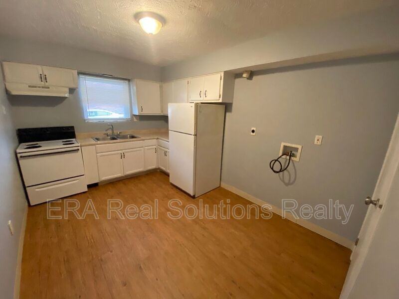 3460 Courtright Ln - Photo 3 of 7