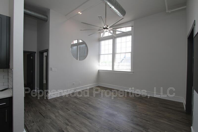600 Magnolia St - Photo 4 of 20