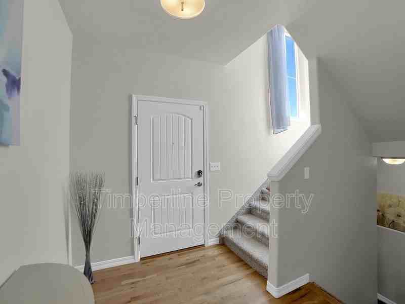 10056 Edgemont Ranch Ln - Photo 5 of 27