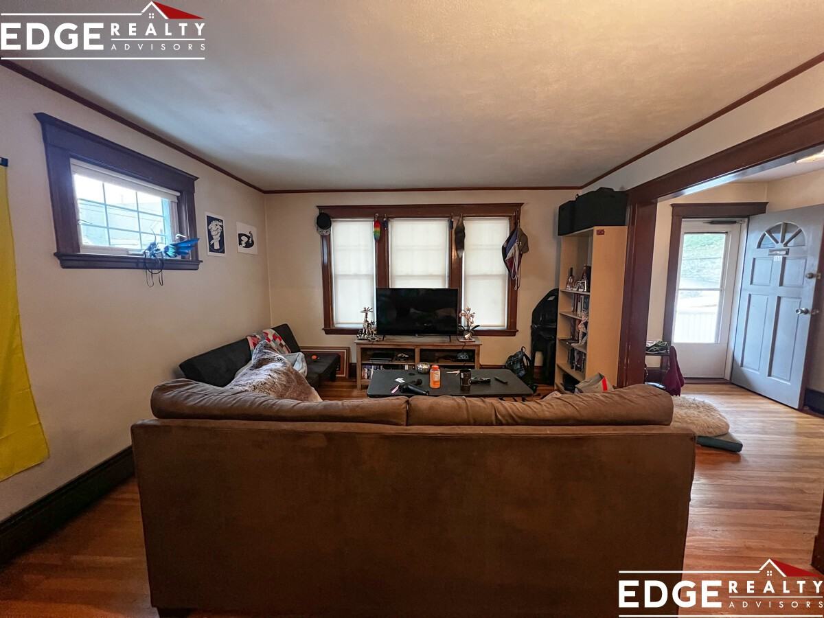 15 Oliva Rd #1 - Photo 3 of 9