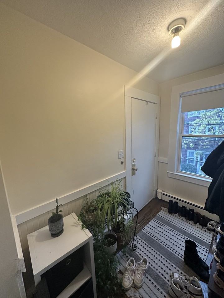 14 Line St #2 - Photo 5 of 19