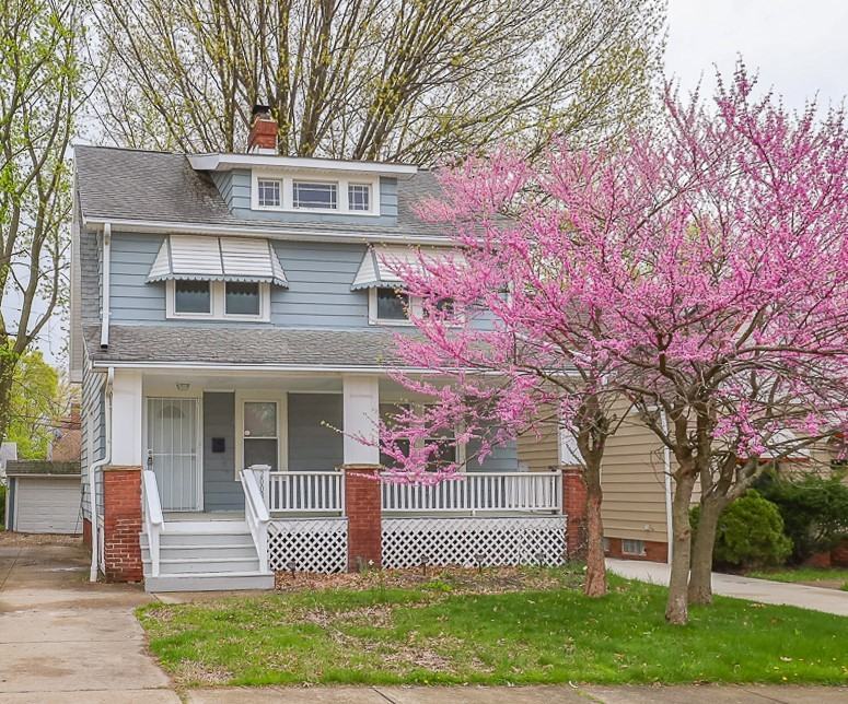 20030 Beachview Drive - Photo 2 of 25