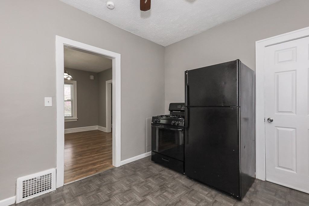 20030 Beachview Drive - Photo 6 of 25