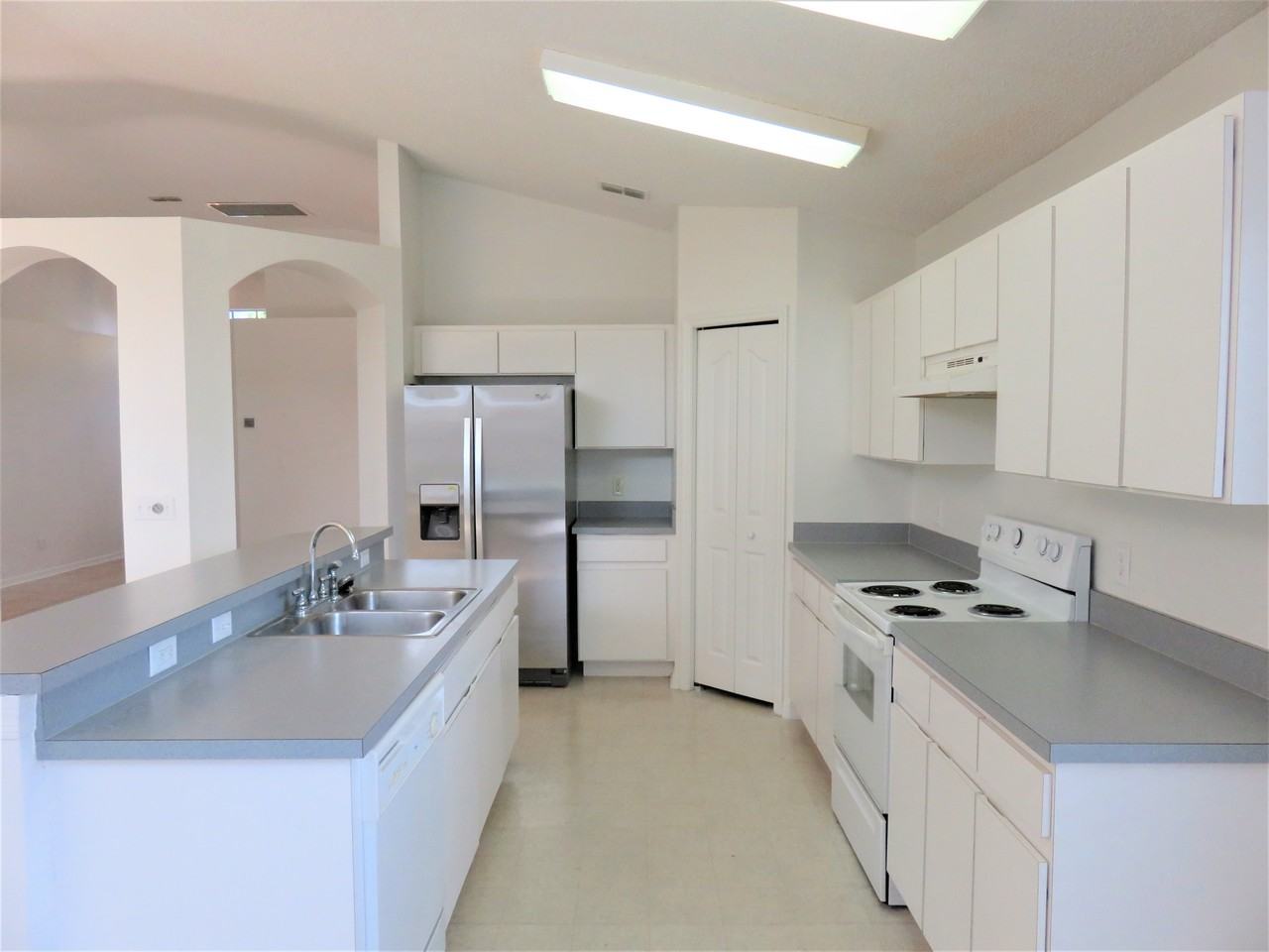 8613 Fawn Creek Dr - Photo 3 of 24