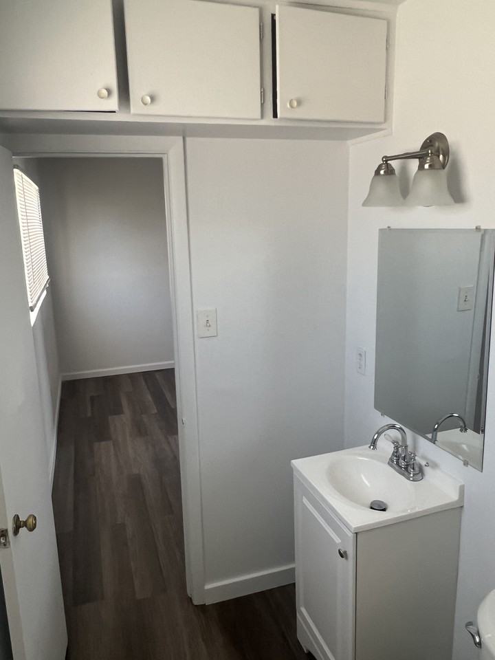 308 Spruce St Ne - Photo 6 of 22