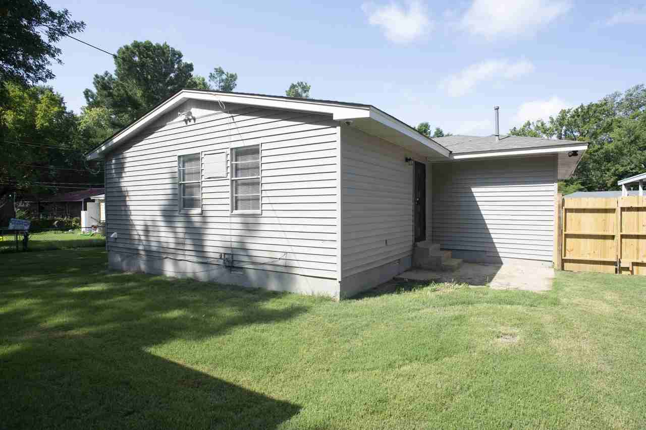 3968 Hammett Dr - Photo 3 of 6