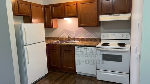 210 Hendricks Blvd - Photo 3 of 26