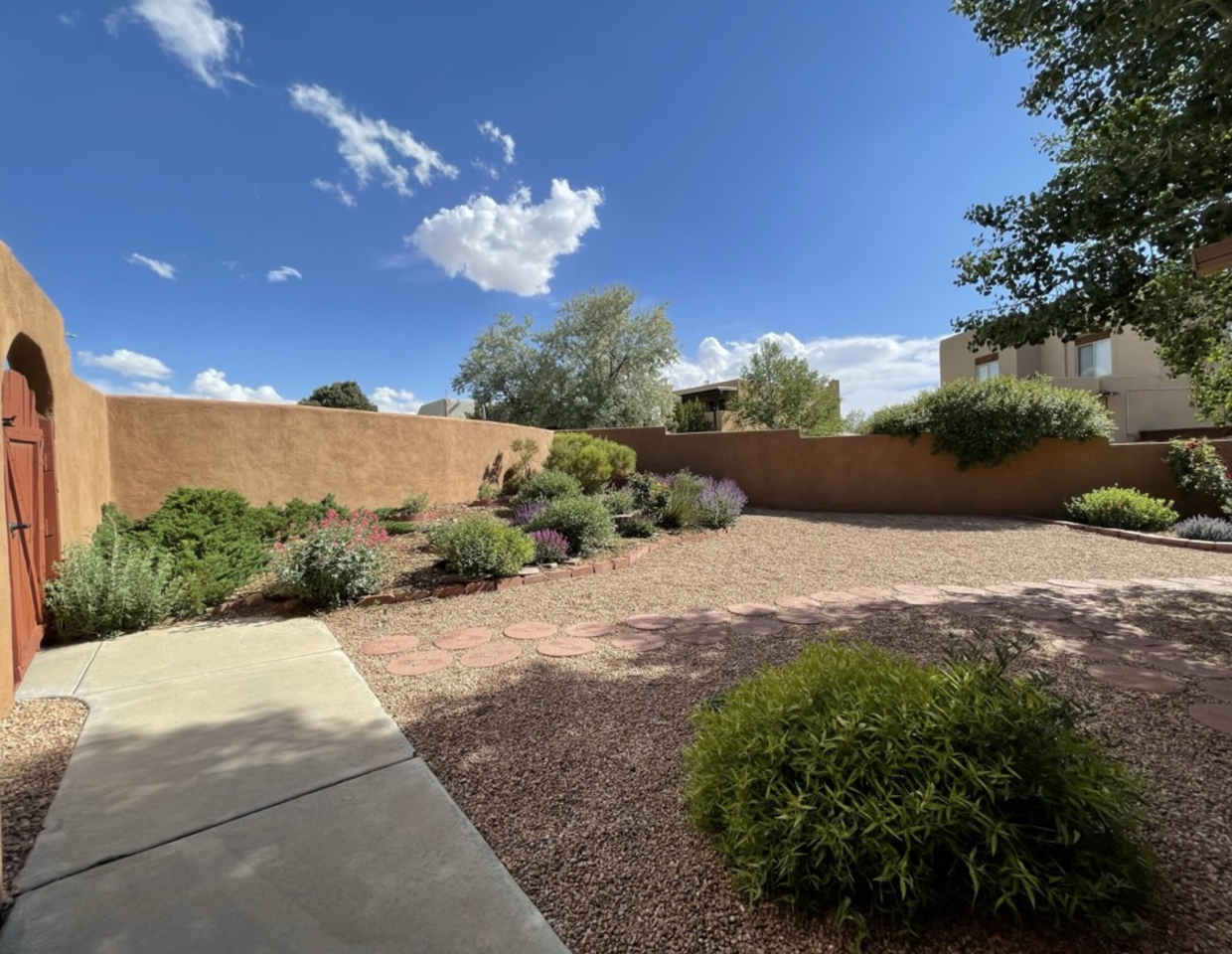 3200 Rinconada Cir - Photo 2 of 21