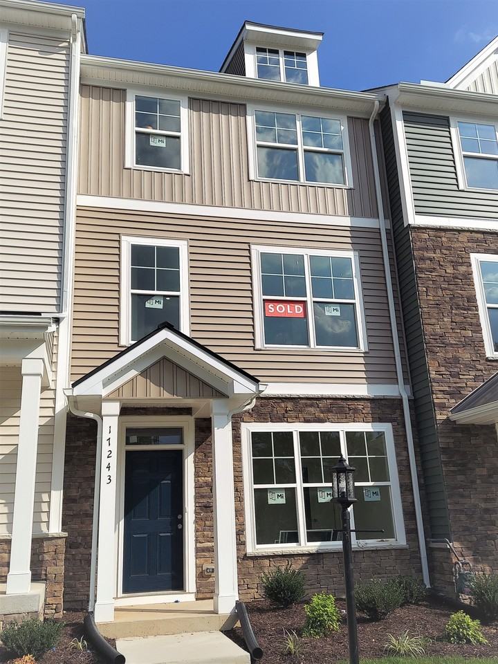 17243 Gossamer Dr - Photo 2 of 29