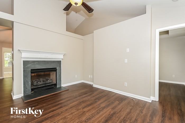 2033 Greenhill Pass - Photo 3 of 16