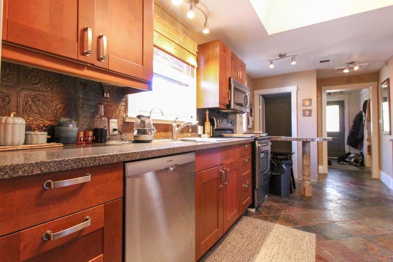 15 Allan Avenue - Photo 2 of 19