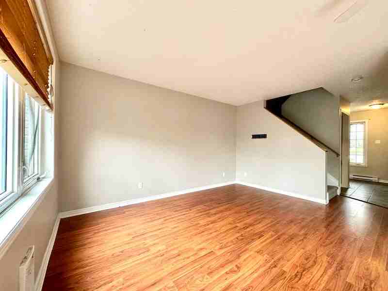 1076 Assaly Gdns - Photo 2 of 14