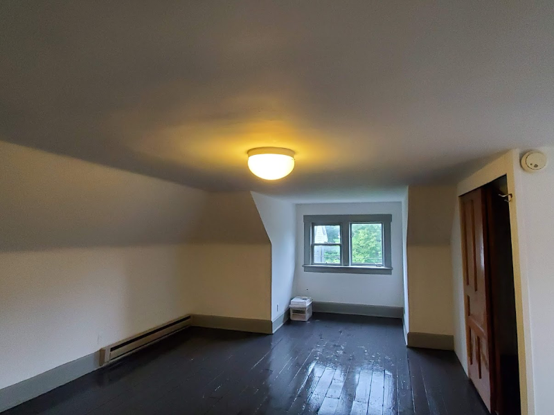 1323 Michigan Ave - Photo 2 of 18
