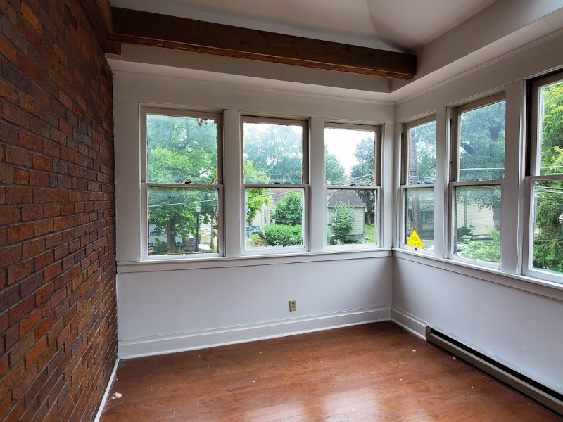 1323 Michigan Ave - Photo 3 of 18