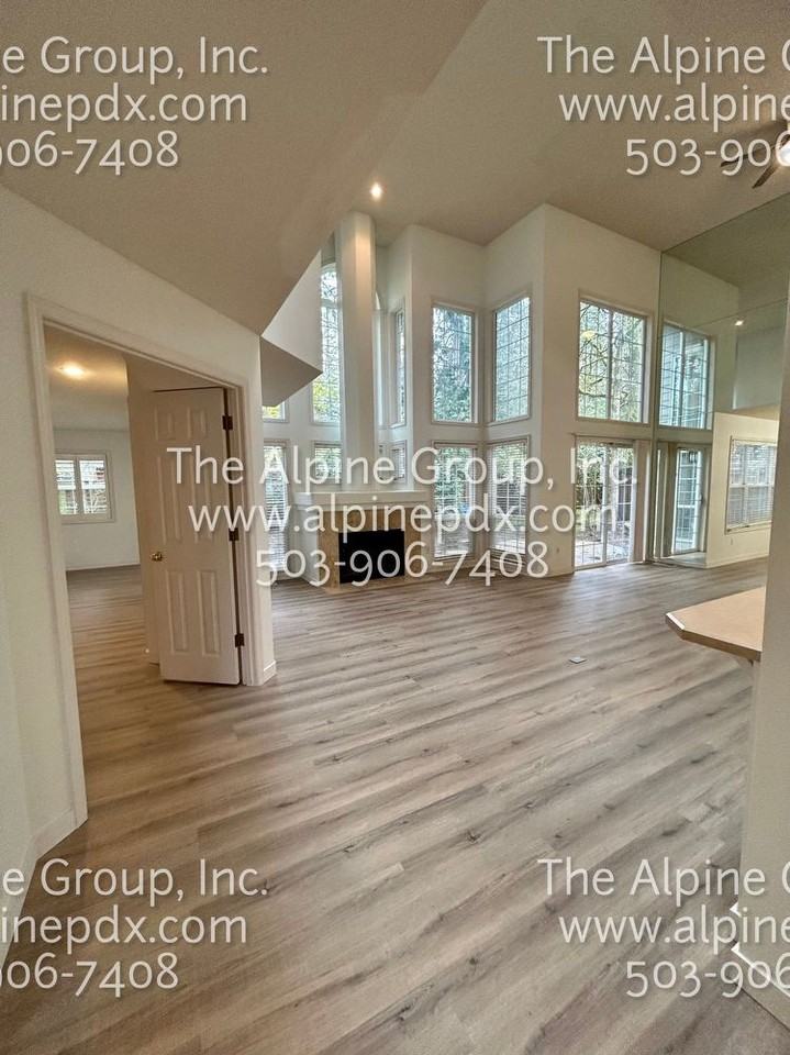 5526 Yorkshire Pl - Photo 2 of 20