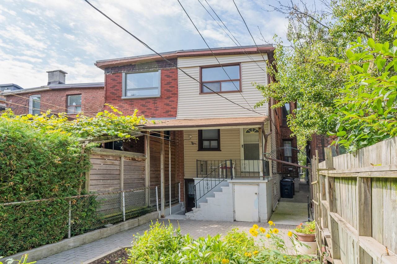 429 Montrose Avenue - Photo 2 of 7