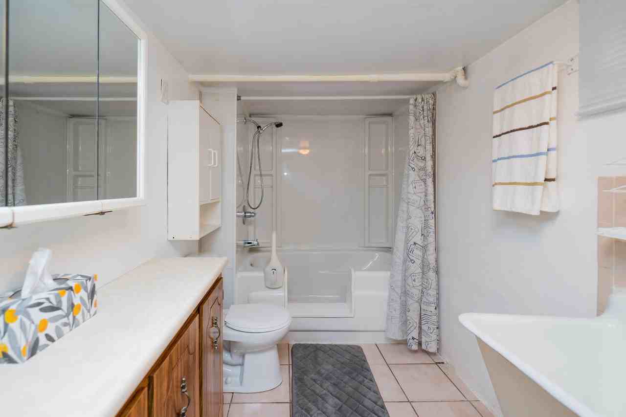 429 Montrose Avenue - Photo 6 of 7