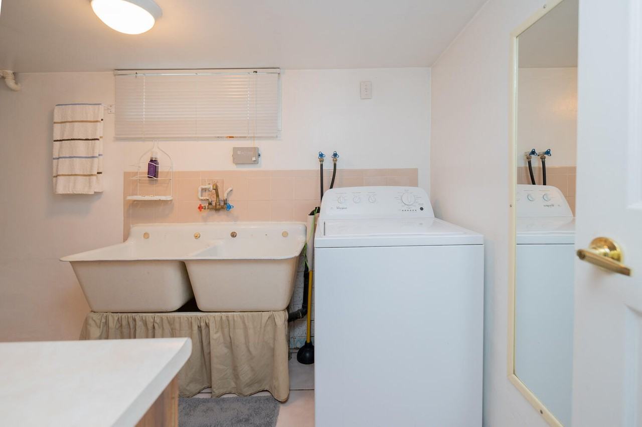 429 Montrose Avenue - Photo 7 of 7