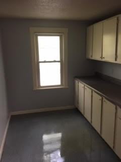 574 Maple St Uppr - Photo 2 of 10